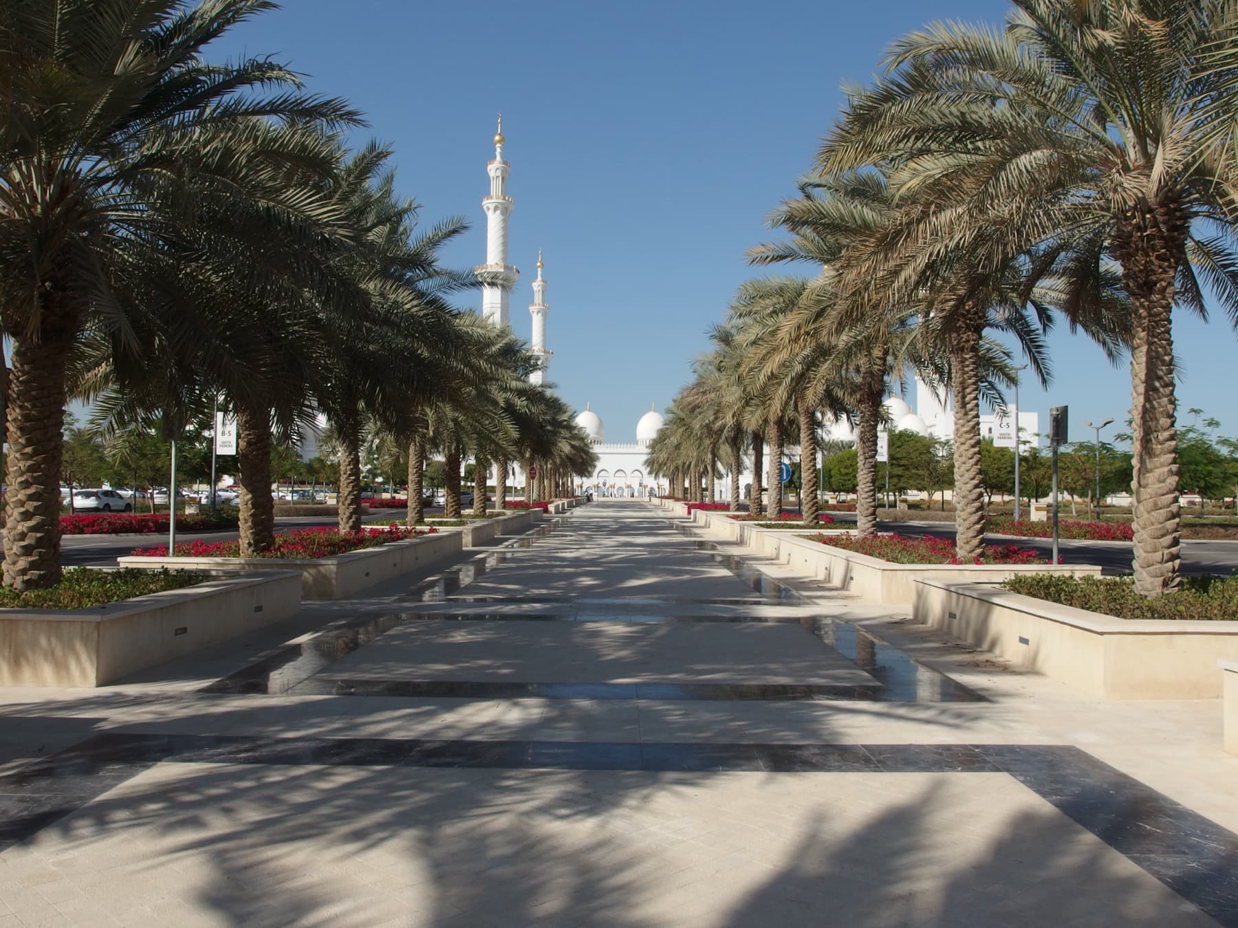 Sheikh Zayed Grand Mosque in Abu Dhabi