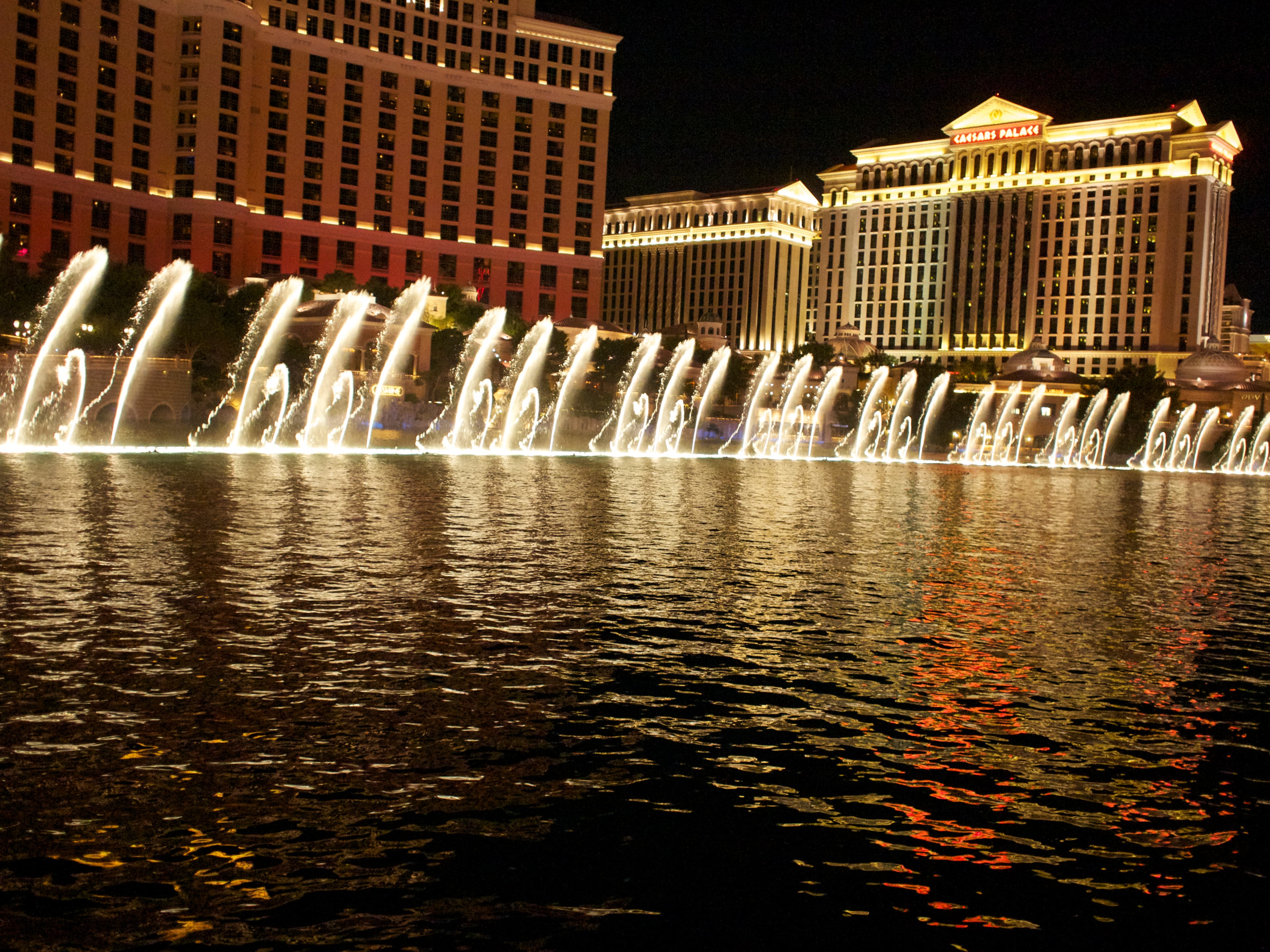 Bellagio fountains on the Las Vegas Strip at night