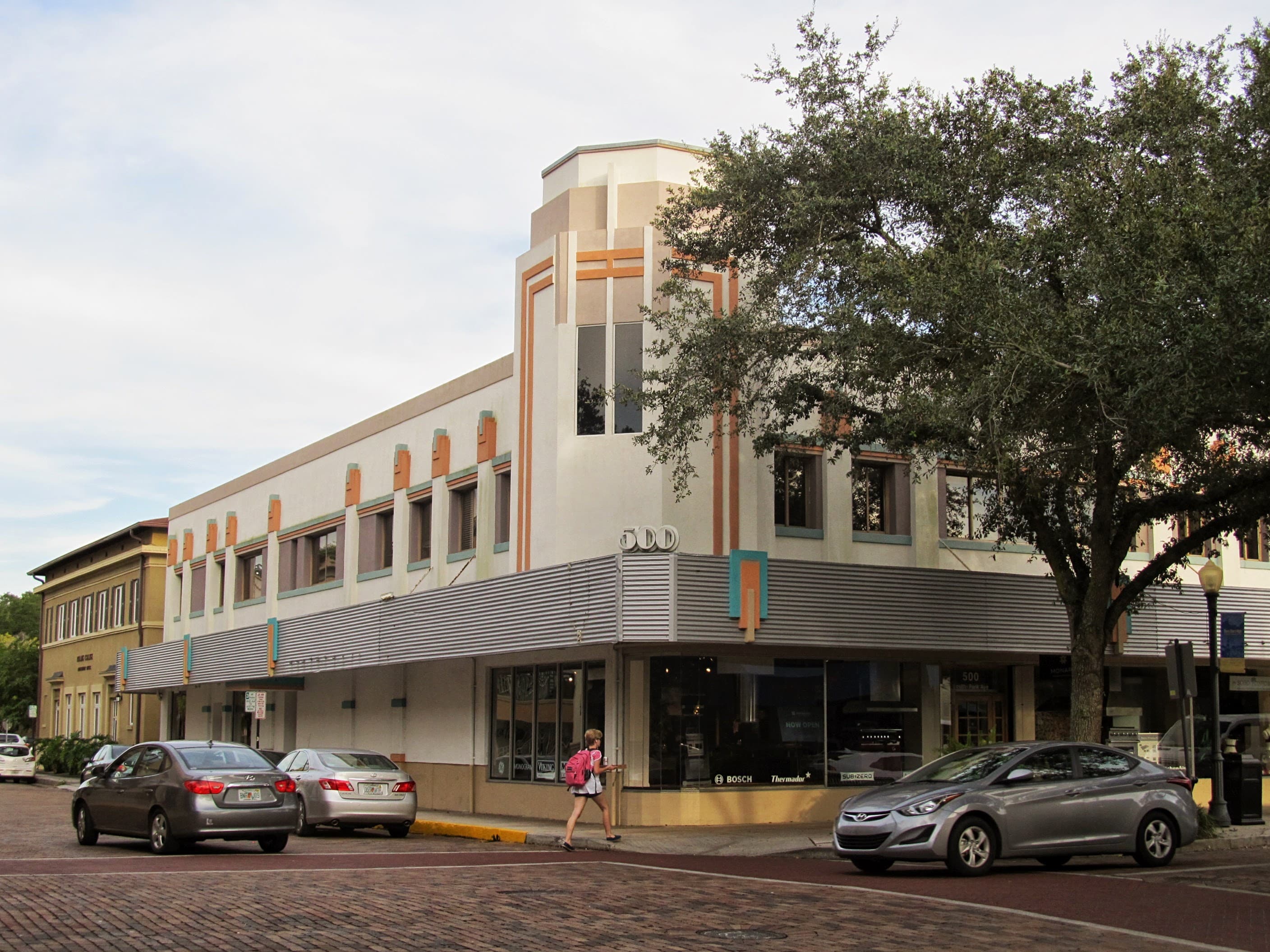 Shops along Park Avenue in Winter Park near Orlando